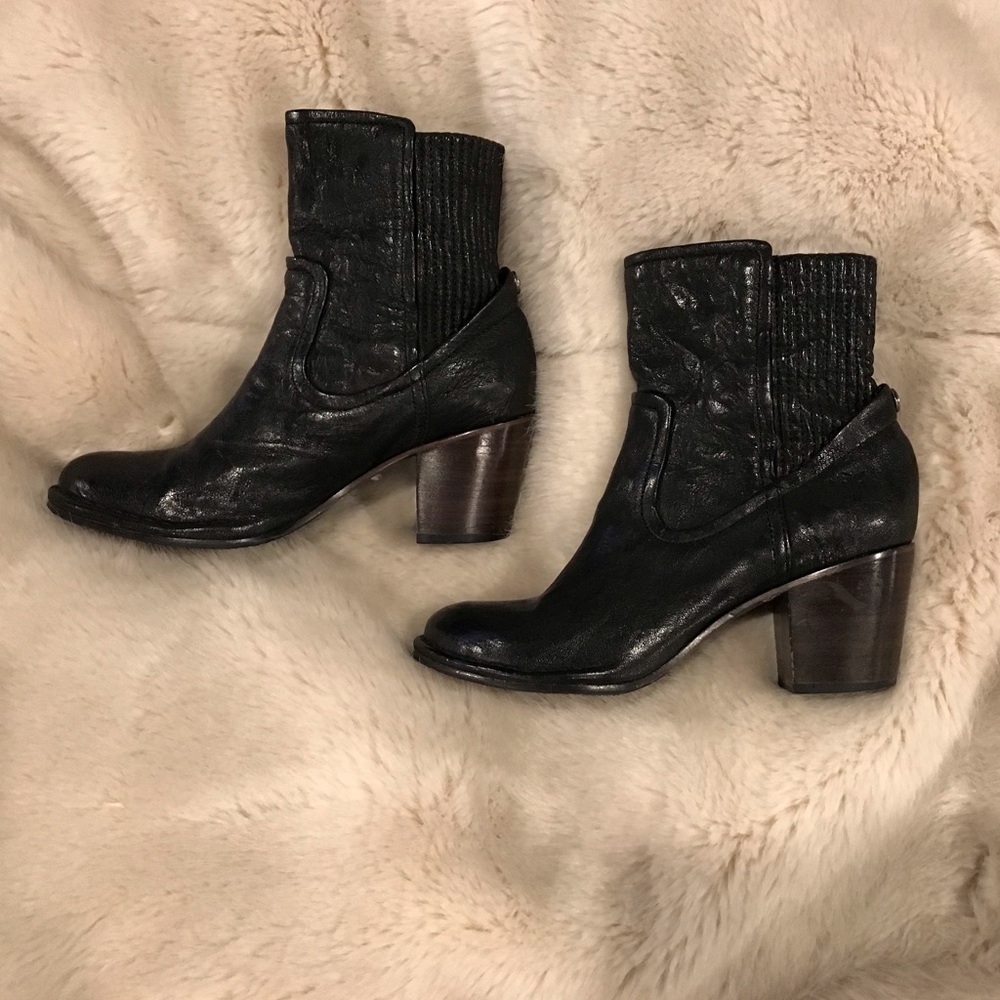 Frye Lucinda Sort Boots